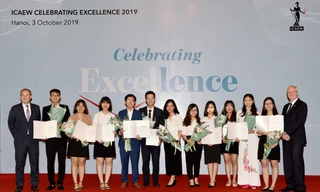 ICAEW trao chứng chỉ quốc tế cho 31 học viên Việt Nam 