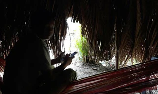 Khách chờ mua dâm tại quán cà phê Hoa Phượng Đỏ