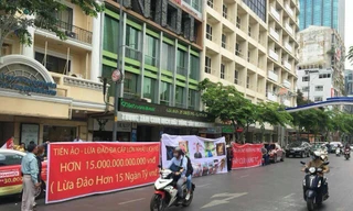 Người dân biểu tình Pincoin, iFan lừa đảo, chiếm đoạt tài sản tại TP.HCM