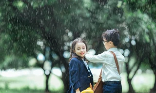 Dân mạng sốt sình sịch với bộ ảnh “Em gái mưa” phiên bản nhí 