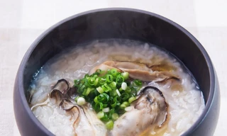 Cháo hàu hạt sen ngon bổ giúp bé hay ăn chóng lớn