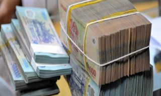 Ngân hàng tăng giảm lãi suất tiền gửi trái chiều nhau. Ảnh: PV.