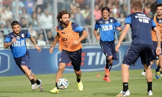 Pirlo vẫn là nguồn cảm hứng trong lối chơi của Italy. Ảnh: AFP.