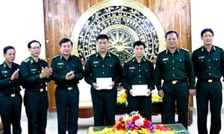 Lực lượng làm nhiệm vụ được khen thường. 