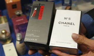 Nhiều sản phẩm giả các nhãn hiệu nổi tiếng chỉ có giá vài ngàn đồng (ảnh minh họa) 