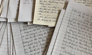 Đơn của học sinh, phụ huynh phản ánh, tố thầy giáo P. Ảnh: Công an TP.HCM