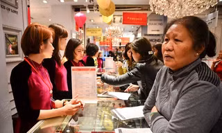 Giá vàng lao dốc, mua xong bước ra khỏi cửa đã lỗ. Ảnh: Thanh Hà