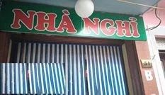 Lãnh đạo huyện vào nhà nghỉ với nữ cán bộ: Gài bẫy?