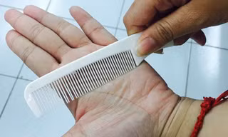Dùng lược đúng cách rất tốt cho sức khỏe