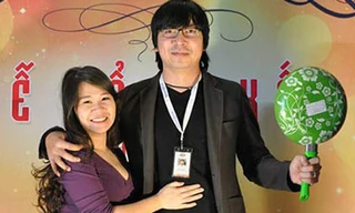 Vợ chồng GS Xoay đang rất hạnh phúc vì chuẩn bị đón con đầu lòng