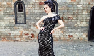 Hà Hồ mặc váy ghép từ khăn Louis Vuitton