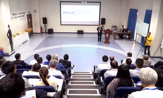 Các chuyên gia tham gia hội thảo