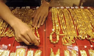 Giá vàng 'phi SJC' giảm mạnh