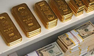 Vàng giảm còn do mặt hàng này gần đây mất đi vị thế là kênh trú ẩn an toàn trong thời kỳ bất ổn. Ảnh minh họa