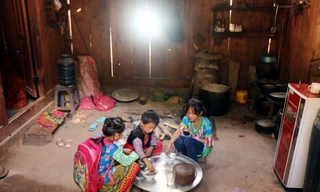 Có điện, đời sống học tập và sinh hoạt được nâng cao