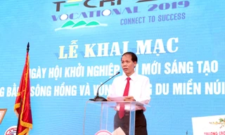 Phó tổng cục trưởng Tổng cục Giáo dục nghề nghiệp Đỗ Năng Khánh phát biểu khai mạc Techfest.