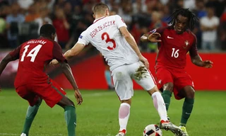 Renato Sanches (phải) là một trong những cầu thủ hay nhất của Bồ Đào Nha tại Euro năm nay. Ảnh: Reuters.