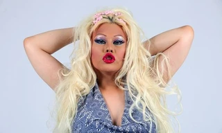 Katella muốn trở thành... búp bê sống