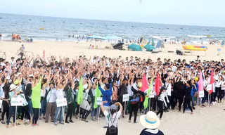 1500 sinh viên cùng nhảy flash-mod kêu gọi mọi người cùng bảo vệ môi trường biển