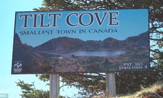 Biển báo vào thị trấn nhỏ nhất Canada