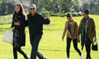 Vợ chồng cựu Tổng thống Mỹ Barack Obama chỉ cho phép hai con gái xem tivi và sử dụng máy tính trong khoảng 2 tiếng vào cuối tuần.