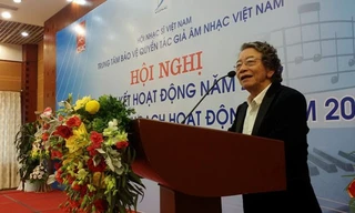 Nhạc sĩ Phó Đức Phương đọc "huyết thư" tại buổi tổng kết sáng nay, ngày 26/1 tại Hà Nội.