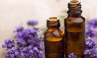 Một số loại tinh dầu có tác dụng chữa bệnh hiệu quả - Ảnh: Shutterstock