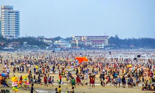 Bãi Trước, bãi Sau quá tải vào những ngày cuối tuần