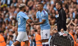Guardiola và Aguero cãi nhau suốt 44 giây