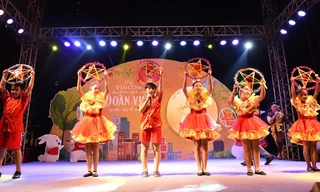 Các em nhỏ biểu diễn tại lễ hội Trung thu. (Ảnh: Vincom) 