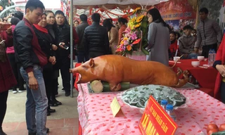 Du khách thích thú với các món đặc sản xứ Lạng