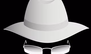 Đối lập với tin tặc 'mũ đen' là tin tặc 'mũ trắng' được ví như 'hiệp sĩ' trong giới bảo mật.