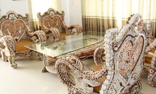 Bộ bàn ghế ốp vỏ ốc 5 tỷ đồng của đại gia miền Tây
