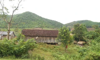 Buôn Ethi nhìn từ đỉnh đèo Phượng Hoàng. 