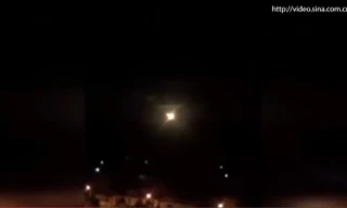 Ba quả cầu lửa phát năng lượng 540 tấn thuốc nổ thắp sáng bầu trời Trung Quốc