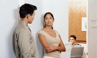 Tôi đã bỉ ổi lợi dụng điều đó để biến vợ mình thành vật thế thân phải hy sinh vì chồng. Gã giám đốc và tôi đã cùng thỏa thuận điều đó (Ảnh minh họa)