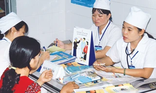 Khi mang thai, phụ nữ cần đi khám sức khỏe định kỳ để kịp thời phát hiện những bất thường. ảnh: Dương Ngọc