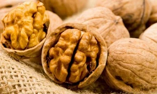 Mẹo tận dụng muối ăn thông minh trong nhà bếp