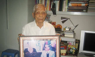 Nhà giáo Hồ Cơ vừa qua đời ở tuổi 96.