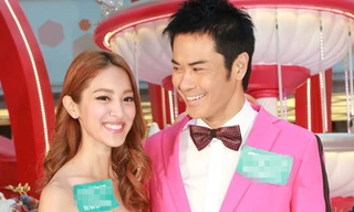 Trịnh Gia Dĩnh diện 'cả cây' hồng cùng bạn gái dự sự kiện