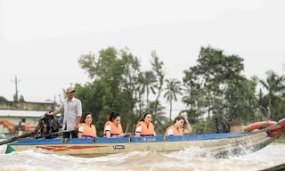 Hoa hậu Hương Giang: 'Người có chí cả vĩ đại mới tặng sách quý cho mọi người'