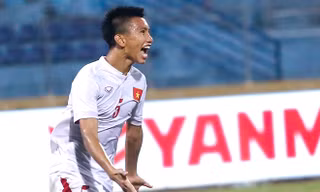 Văn Hậu được cộng đồng mạng khen tắc bóng như Philipp Lahm