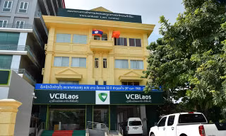 Ra mắt Vietcombank Lào: thách thức và triển vọng phát triển
