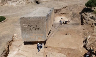 Khối đá lớn nhất do con người đục đẽo được từ thời cổ đại. Ảnh: Discovery News