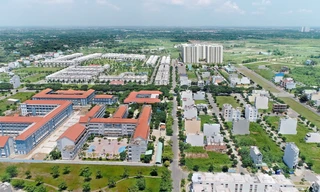 Bình Chánh hiện đang được đầu tư hạ tầng khá hoàn chỉnh với đường giao thông rộng thoáng