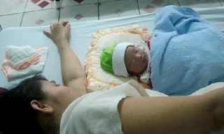 Sinh non là khi trẻ được sinh ra từ hết 22 tuần đến trước khi hết 36 tuần. Sinh cực non là khi thai dưới 28 tuần. Sinh rất non là khi thai từ 28 tuần đến 33 tuần 6 ngày. Sinh non muộn là khi thai nhi từ 34 tuần đến 36 tuần 6 ngày. Thạc sĩ, bác sĩ Phạm Thị