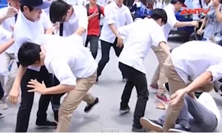 Ông bố dạy con làm “hổ báo” khi đến trường