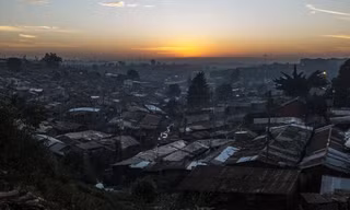 Ước mơ cháy bỏng từ trường ballet ở khu ổ chuột lớn nhất châu Phi