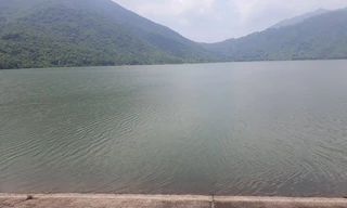 Đập chứa nước Xuân Hòa nơi xảy ra vụ việc thương tâm.