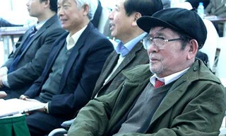 Nhà văn Lê Lựu trong buổi ra mắt quỹ văn học mang tên mình. Ảnh: Mi Ly